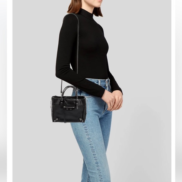 Balenciaga Papier Mini A4 Zip Around Tote - Picture 10 of 16